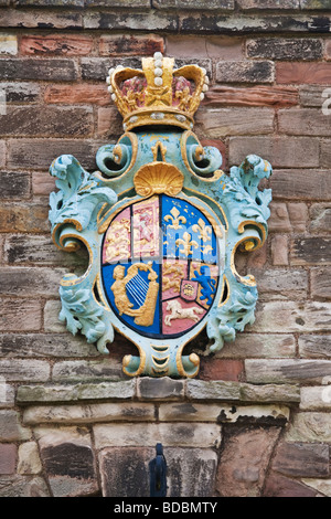 Das Wappen von König George 1. über dem Haupteingang der Berwick nach Tweed-Kaserne, Northumberland, England Stockfoto