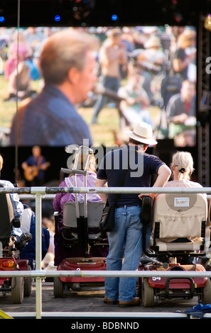 Rollstuhl behindertengerecht Fairport / s Cropredy Convention freundliche Musik festliche in der Nähe von Banbury Oxfordshire südlich Oxford-Kanal Stockfoto