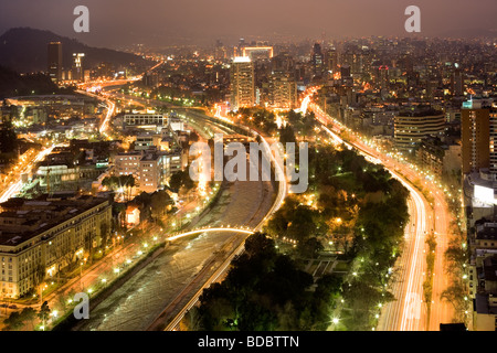 Blick auf Santiago de Chile in Richtung der Ostteil der Stadt Stockfoto