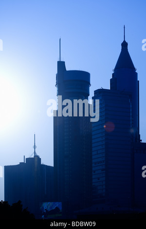 Skyline von Bürogebäuden bei Sonnenaufgang vom Renmin Park Peoples Square Huangpu District Shanghai China Asien Stockfoto