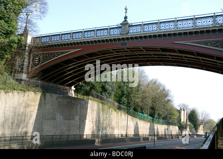 Hornsey Brücke über Archway Road, Highgate London Stockfoto