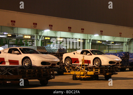 Ferrari Autos für export Malpensa Flughafen Mailand Italien Stockfoto