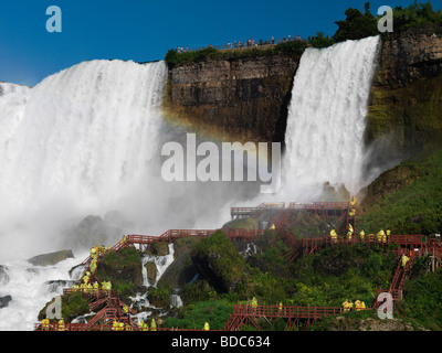 Menschen auf dem Hurricane Deck an Niagara Falls USA Stockfoto