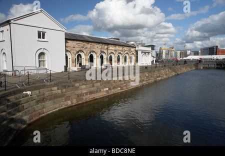 Clarendon Gebäude renoviert und Pumpenhaus am Clarendon dock Hafen von Belfast Belfast Nordirland Vereinigtes Königreich Stockfoto