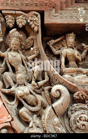 Geschnitzte hölzerne Detail Fassade Jagannath Tempel in der Nähe von Hanuman Dhoka Durbar Square Kathmandu-Nepal Stockfoto