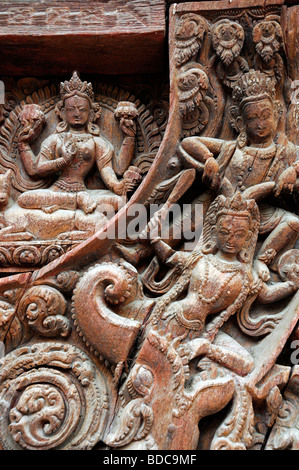 Geschnitzte hölzerne Detail Fassade Jagannath Tempel in der Nähe von Hanuman Dhoka Durbar Square Kathmandu-Nepal Stockfoto