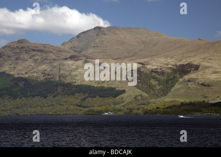 Blick über Loch Lomond nach Ben Lomond, Schottland, Großbritannien Stockfoto