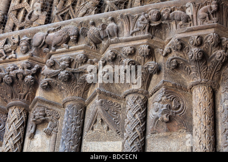 Detail des romanischen Carven auf Riesen Tür, St.-Stephans Kathedrale, Stephansdom, Stephansplatz, Wien, Österreich Stockfoto