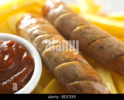 Bratwurst Wurst und Pommes frites Stockfoto