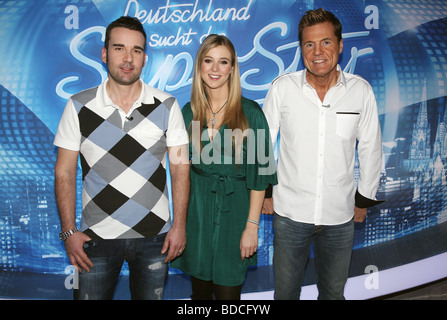 TV-Show 'Deutschland sucht den Superstar', DEU 2002-2003, RTL, Foto Gespräch mit Volker Neumüller, Nina Eichinger, Dieter Bohlen, Hamburg, 26.11.2008, dritter - Permissions-Neccessary Stockfoto