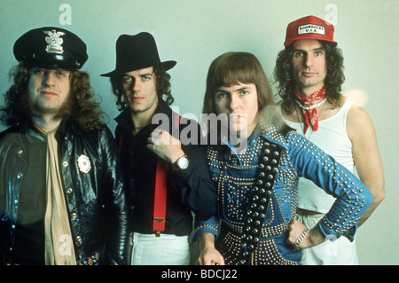 SLADE - UK-Glam-Rock-Gruppe über 1974. Aus l: Noddy-Halter, Jimmy Lea, Dave Hill, Don Powell Stockfoto