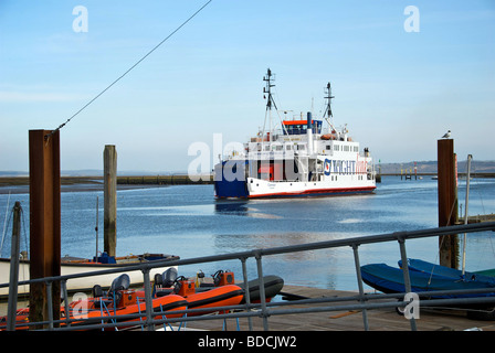 Lymington Marina Hampshire UK Isle Of Wight Fähre Pontoon Boote Stockfoto