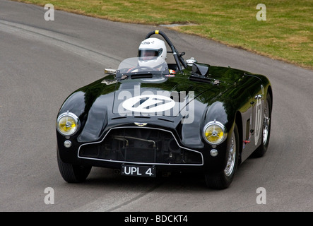 Aston Martin DB3 1952 mit Fahrer Martin Melling 2009 Goodwood Festival of Speed, Sussex, UK. Goodwood neun Stunden Sieger. Stockfoto