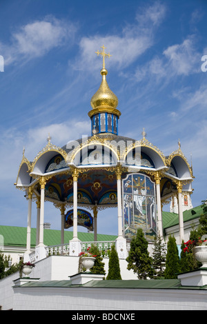 Sommer-Altar und Kapelle der 2000. Jahrestag von Jesus Christus. Heilige Dormition Potschajew Lavra, Potschajew, Ternopil Oblast, Ukraine Stockfoto