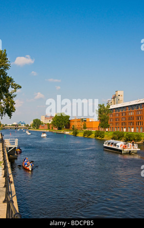 Ausflug Boot Sightseeing entlang Canal Lachine Montreal Kanada Stockfoto