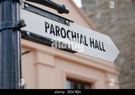 Straßenschild auf die kirchliche Halle Stockfoto