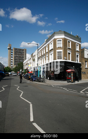 Auf der Suche nach unten Golborne Road Trellick Tower, North Kensington, London, UK Stockfoto