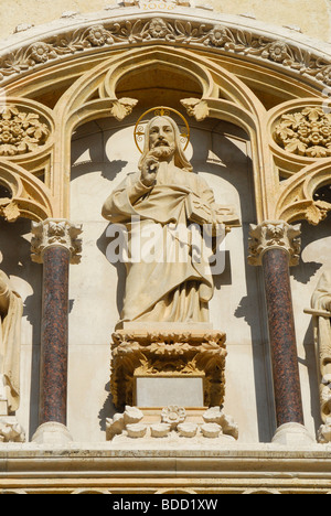 Zagreb, Kroatien. Kathedrale der Himmelfahrt der Jungfrau Maria (Katedrala Marijina Uznesenja) Fassade detail Stockfoto