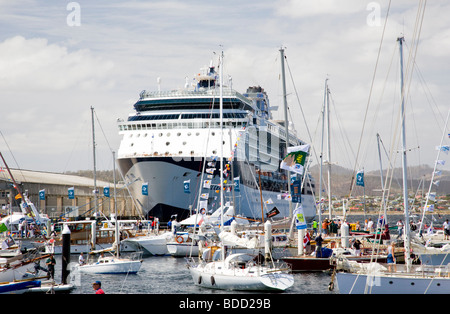 Geschäftigen Hafen Szene während der 2009 Australian Wooden Boat Festival. Hobart Tasmanien Australien Stockfoto