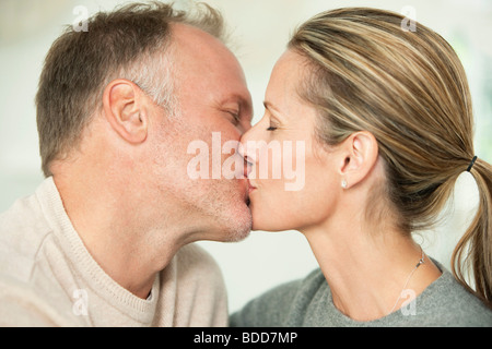 Nahaufnahme von ein paar küssen Stockfoto