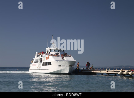 Iles d ' or Hydrojet Boot verlassen Pier in la Croix Valmer, Südfrankreich Stockfoto