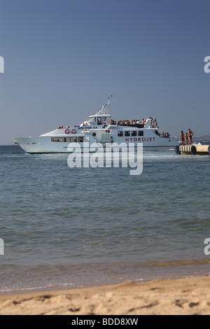 Iles d ' or Hydrojet Boot verlassen Pier in la Croix Valmer, Südfrankreich Stockfoto