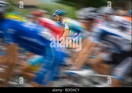 Fahrer in der Abfahrt, 17. Etappe, Le Tour de France 2009, Bourg St Maurice Stockfoto