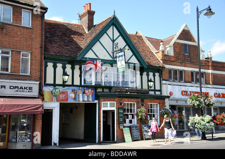 Die Royal Oak Pub, High Street, Halstead, Essex, England, Vereinigtes Königreich Stockfoto