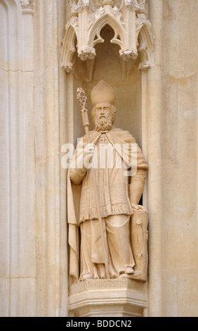 Zagreb, Kroatien. St. Markus Kirche (Crkva Sveti Marka) in Trg Svetog Marka (Square) Statue of St Augustin auf Westfassade Stockfoto