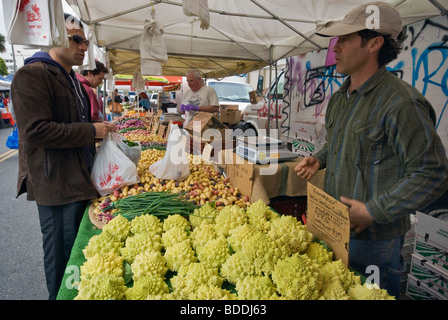 Romanesco Blumenkohl am Bauernmarkt in Arizona Avenue in Santa Monica, Kalifornien, USA Stockfoto