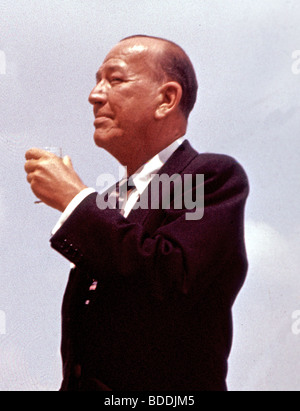 NOEL COWARD, englischer Schauspieler und Dramatiker über 1960 Stockfoto