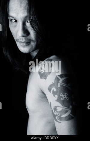 Traditionellen Stammes-Tätowierungen der Iban Stamm in Borneo, Malaysia. Stockfoto