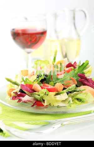 Huhn und Gemüse Salat Stockfoto