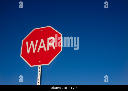 Ein Roadsign sagen "STOP WAR" Stockfoto