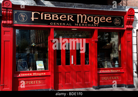 Irland, Norden, Belfast, Keylands Ort, außen der Fibber MaGee Bar Pub auf der Rückseite Robinson's Bar in Great Victoria St Stockfoto