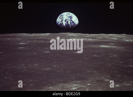 Erdaufgang über den Mond. Schuss von Apollo 11. Stockfoto