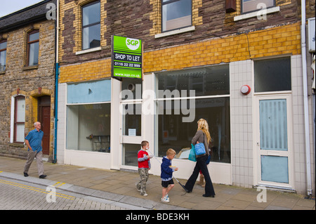 High Street Läden, Ebbw Vale oder Gwent South Wales UK zu lassen Stockfoto