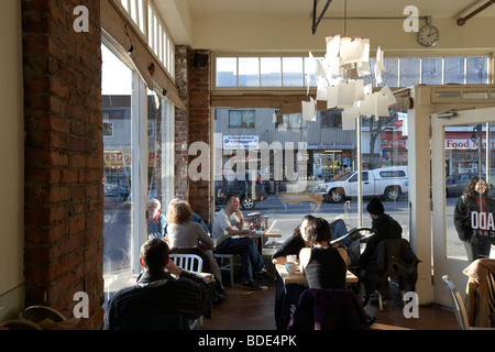 Gönner-Kunden im Restaurant Diner Coffee-Shop, Vancouver, BC, Britisch-Kolumbien, Kanada Stockfoto