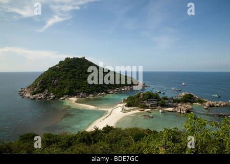 Koh Nang Yuan aus die Küste von Koh Tao, Thailand Stockfoto