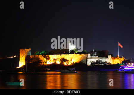 Die Bodrum Burg / Festung (Johanniter Kastell von St. Peter) Bodrum (Halikarnassos) in der Nacht, Türkei, August 2009 Stockfoto