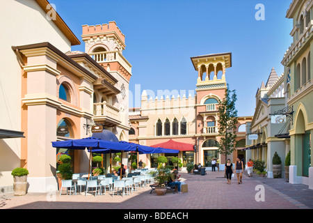 Shopping Center Fidenza Village, Fidenza, Provinz von Parma, Italien Stockfoto