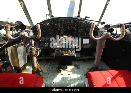 Cockpit Antonov AN-2 russische Doppeldecker Stockfoto