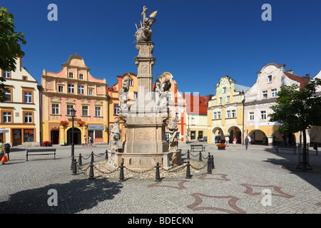 Lądek Zdrój Altmarkt an einem sonnigen Sommertag niedriger Schlesien Polen Bad Landeck Stockfoto