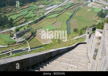 Restaurierten Teil des südlichen Great Wall Of China Huangsiqiao Provinz Hunan China Stockfoto