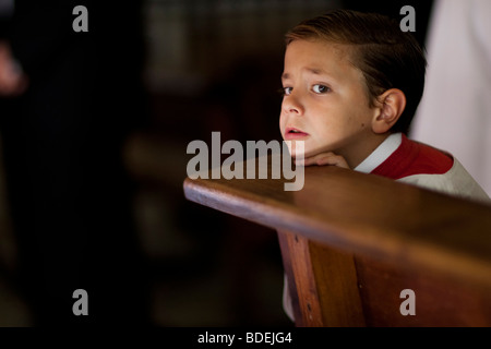 Ministranten, Blick auf die Fronleichnams-Prozession, Sevilla, Spanien, 2009. Stockfoto