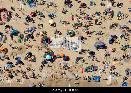 Strand, Strand von Weymouth, Luftaufnahme von Touristen am Strand von Weymouth bei heißem Wetter in Dorset, England, UK Stockfoto