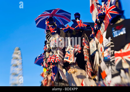 Union Jack Souvenir Stall & London Eye, Westminster, London, UK Stockfoto