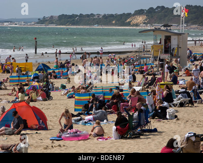 Überfüllten Strand von Bournemouth, Dorset, UK. Stockfoto