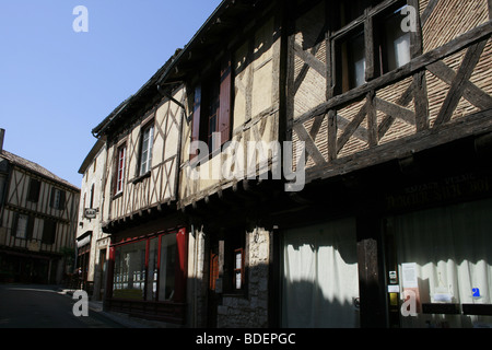 Typische mittelalterliche Häuser in der Bastide Issigeac, Périgord Pourpre Stockfoto