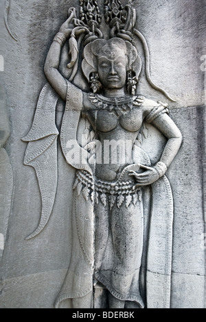 Wandrelief. Devata Göttin wand Flachrelief Detail in Angkor Wat, Kambodscha. S.E. Asien Stockfoto